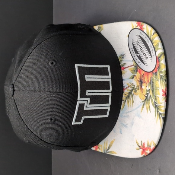 Toby Mac,Yupoong The Classic Men's Black/Floral Snapback Flat Bill Hat. - Picture 2 of 9